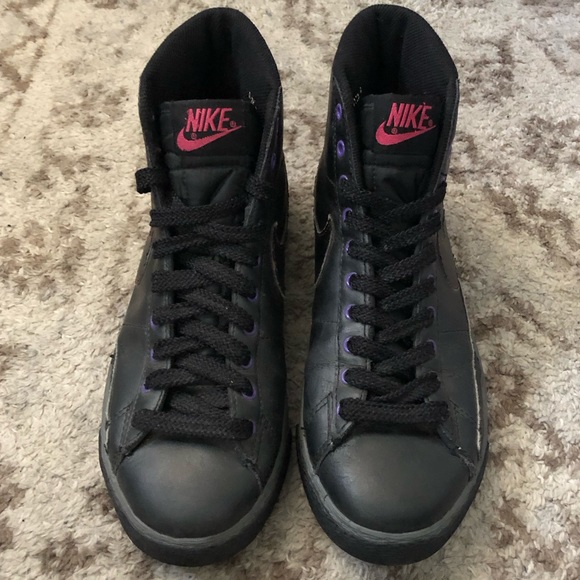 Black Nike Blazer Mids - Picture 4 of 4